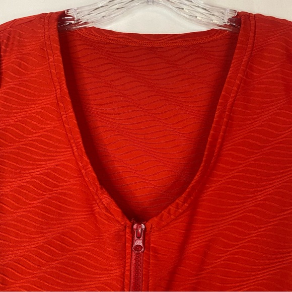 SY FASHION Crop Top Deep V Neck Full Zip Red Slimming Size Medium - Picture 3 of 9